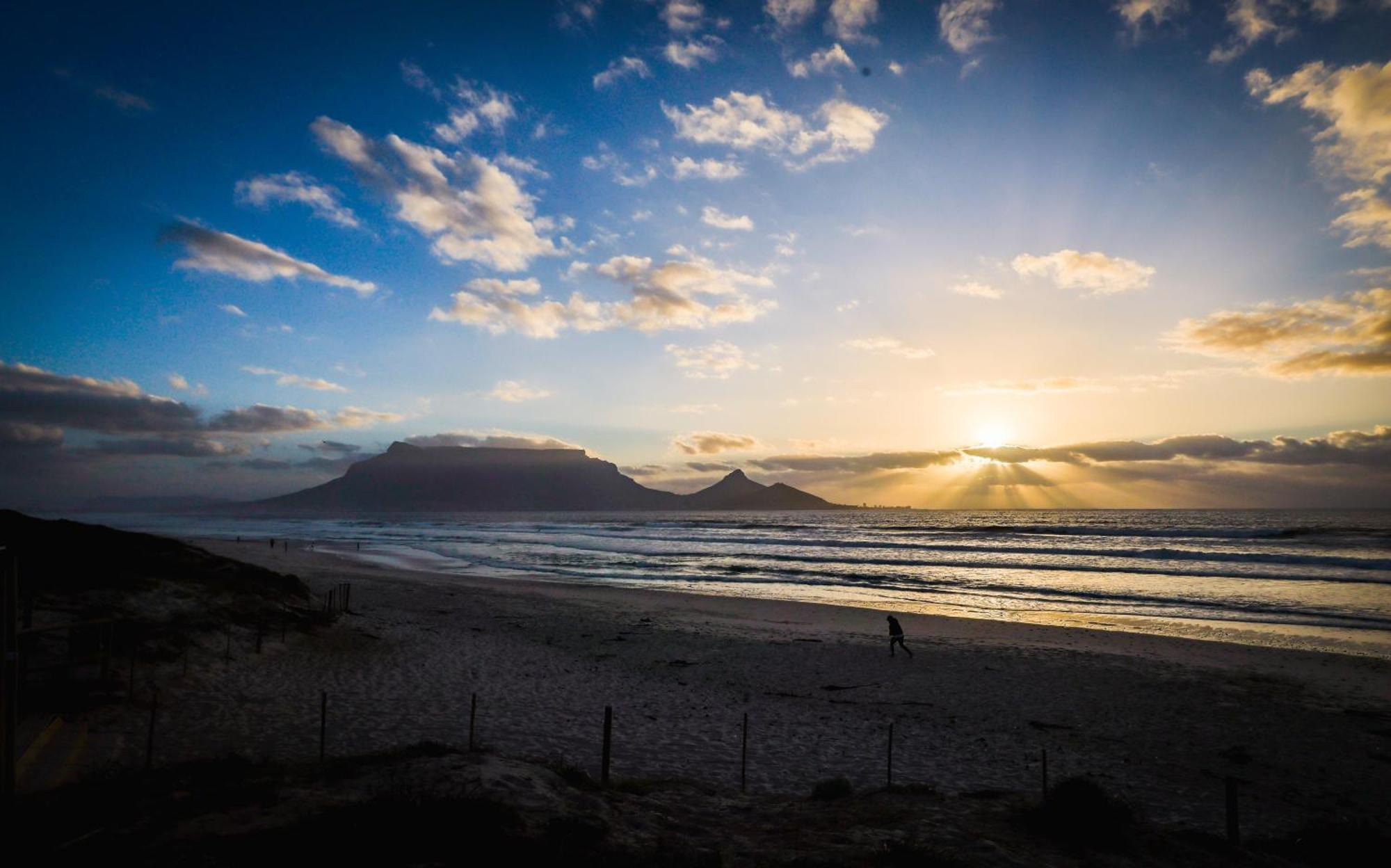 Ocean 9 - Sunset Beachfront Residency * Cape Town