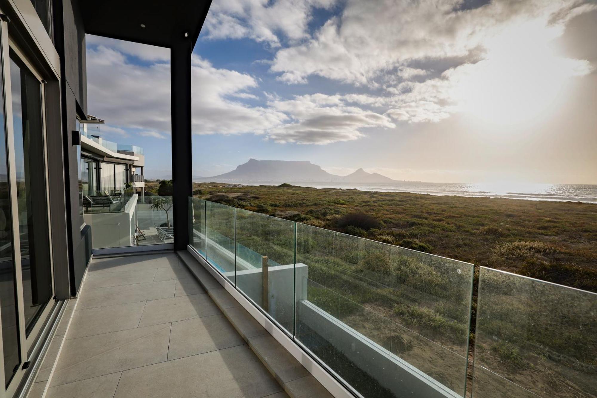 Ocean 9 - Sunset Beachfront Residency Aparthotel