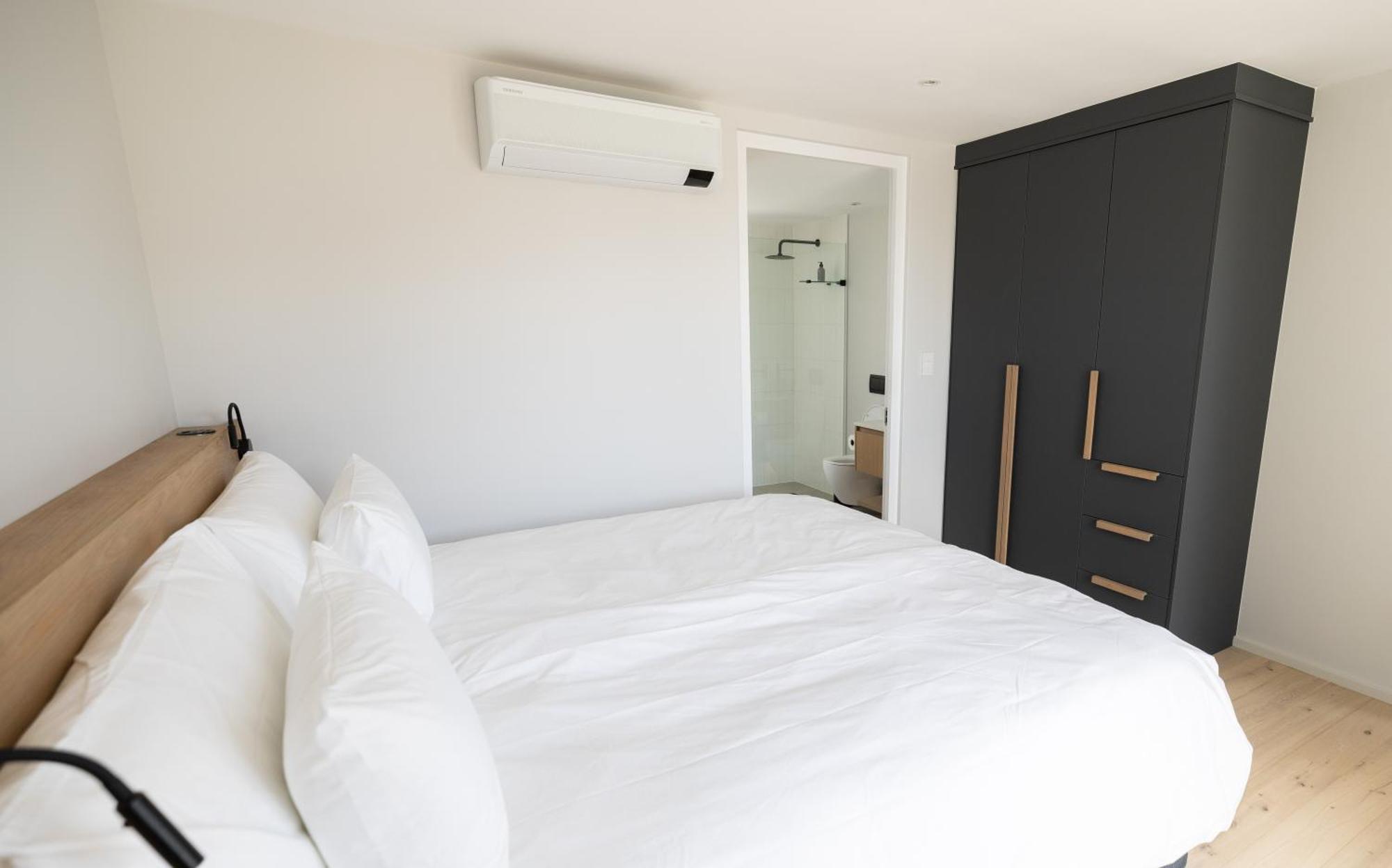 Aparthotel Ocean 9 - Sunset Beachfront Residency *