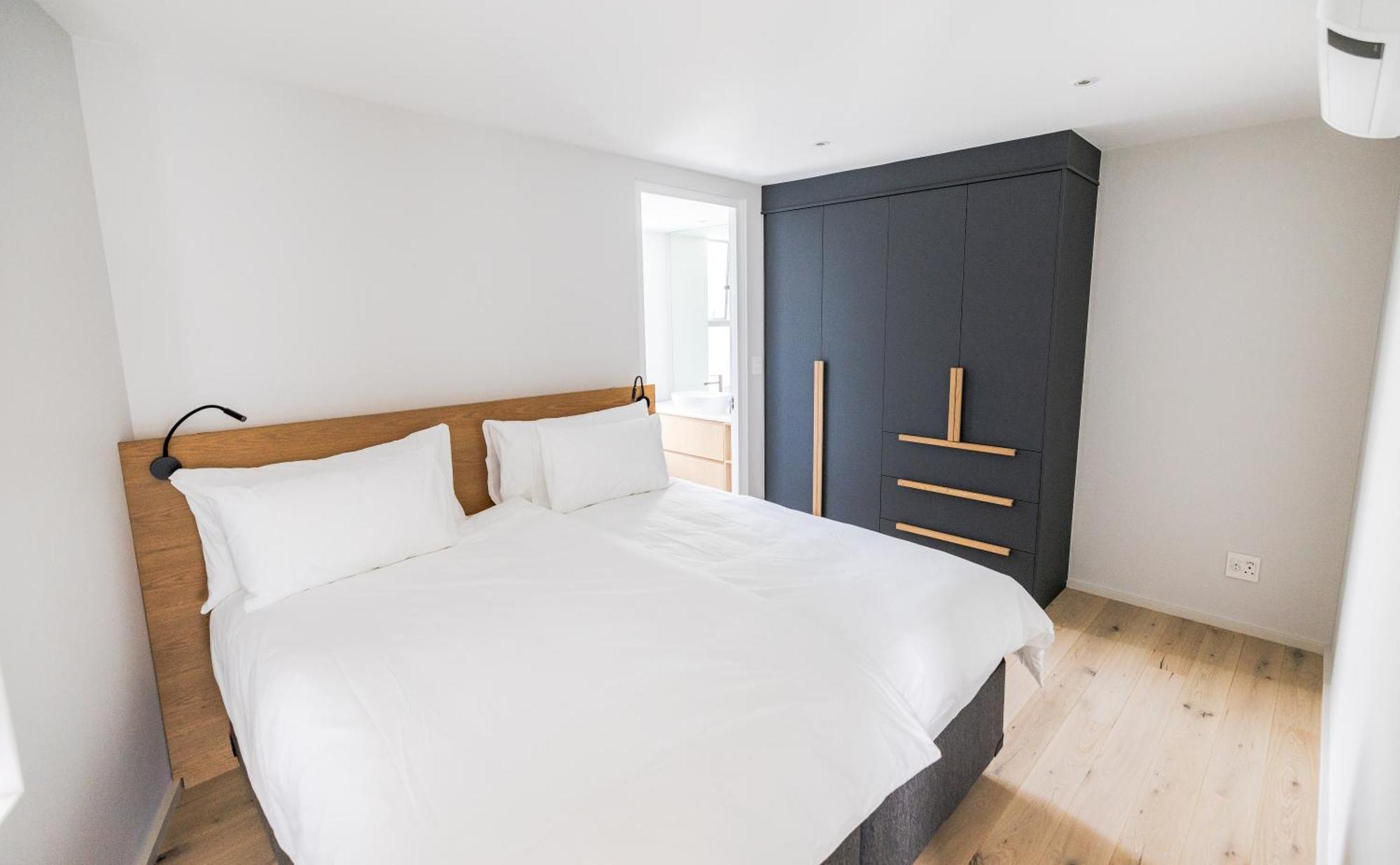 Aparthotel Ocean 9 - Sunset Beachfront Residency