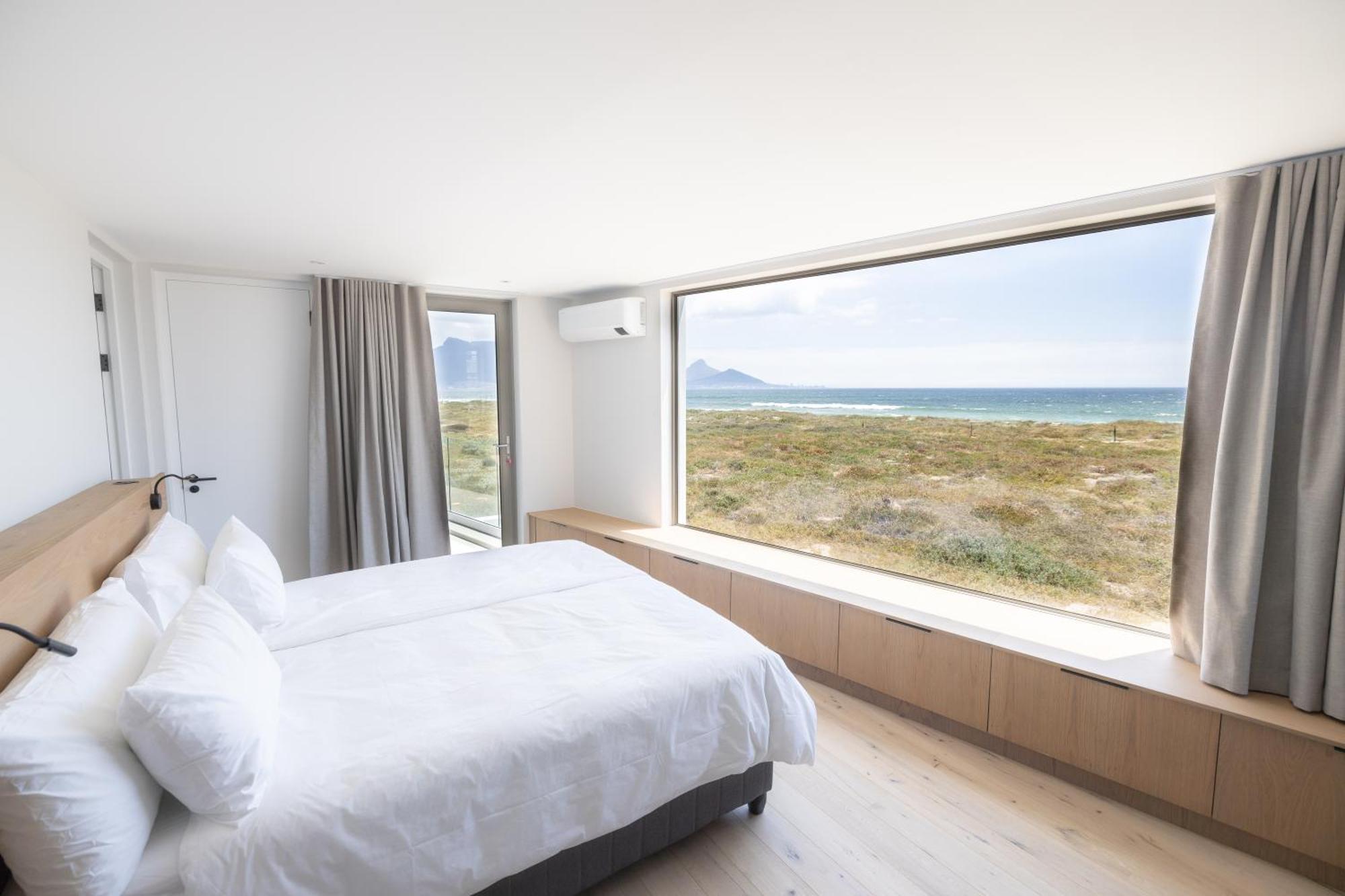Ocean 9 - Sunset Beachfront Residency Aparthotel