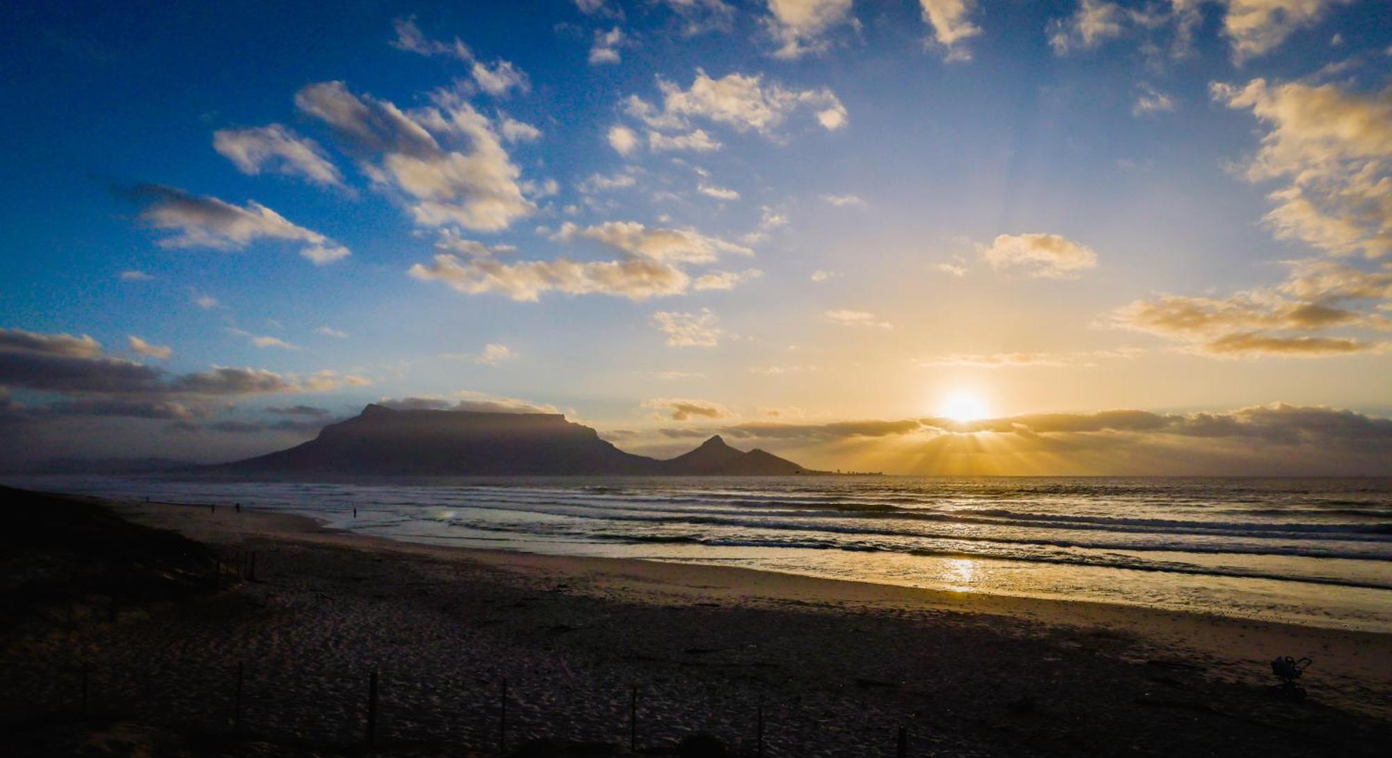 Ocean 9 - Sunset Beachfront Residency * Cape Town