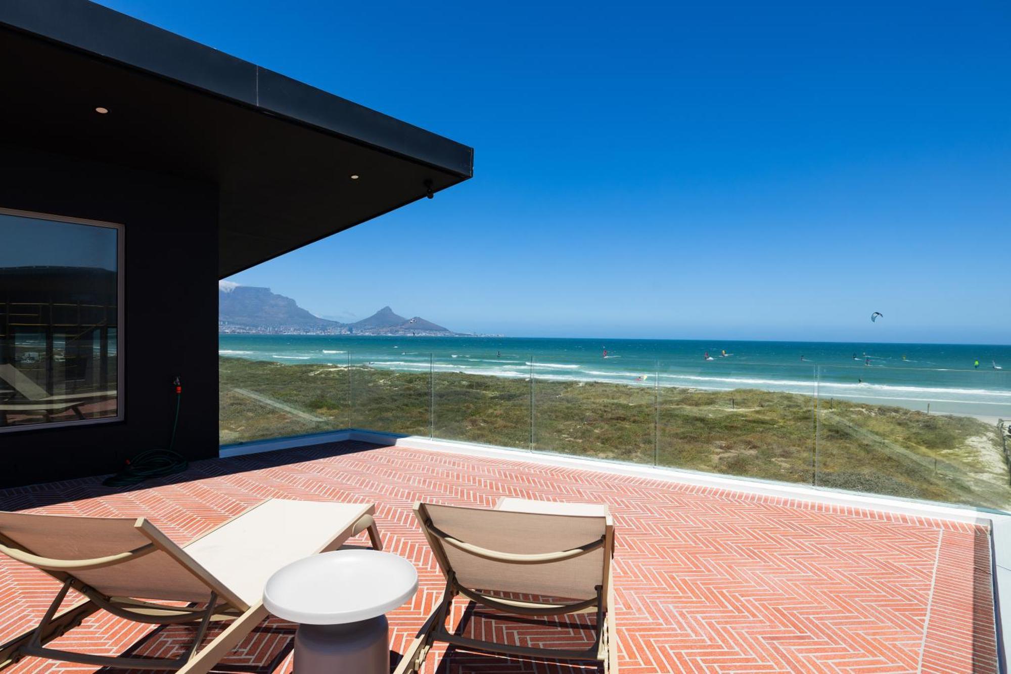 Aparthotel Ocean 9 - Sunset Beachfront Residency