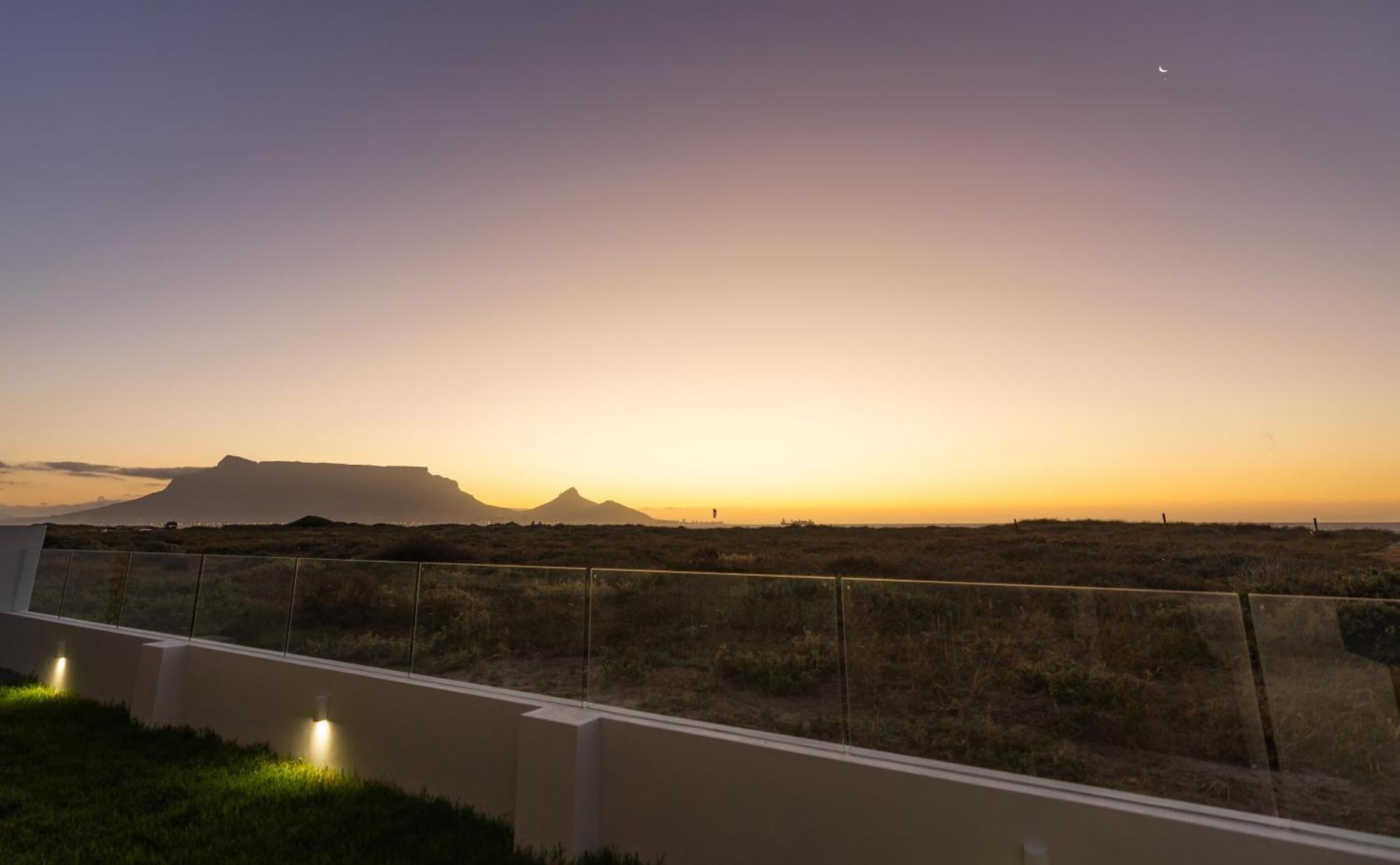 Aparthotel Ocean 9 - Sunset Beachfront Residency *